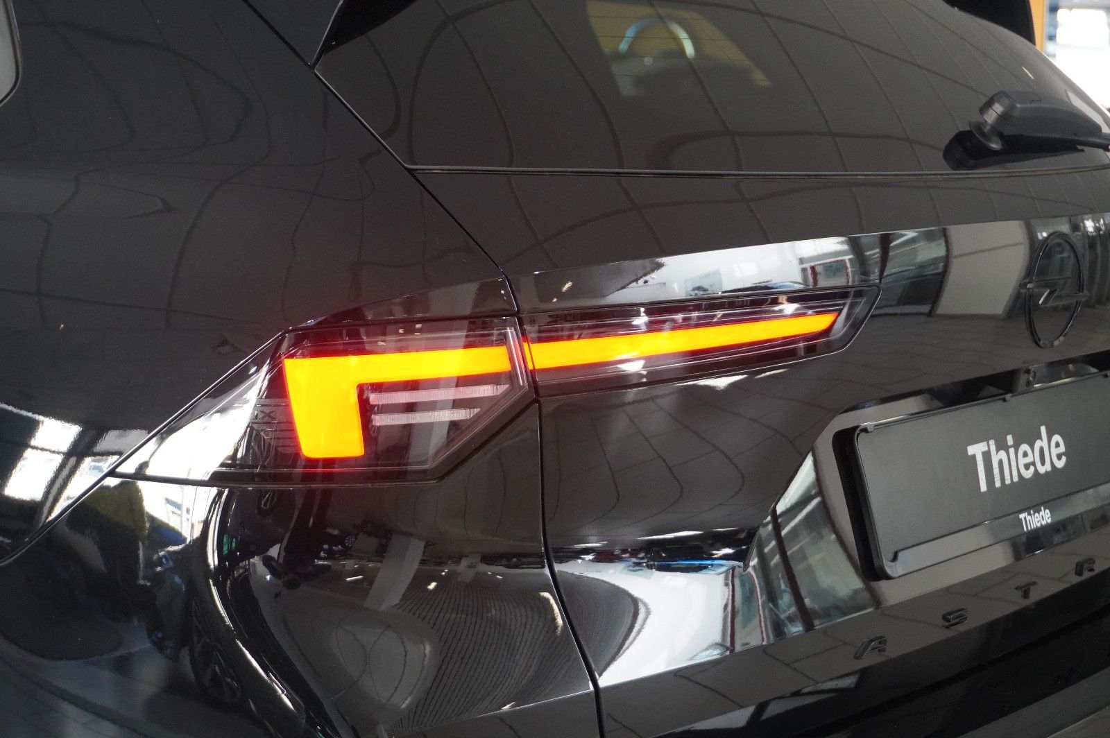 Fahrzeugabbildung Opel Astra L ST 1.2T GS SPORT NAVI/LED/360°/SPORT/DAB