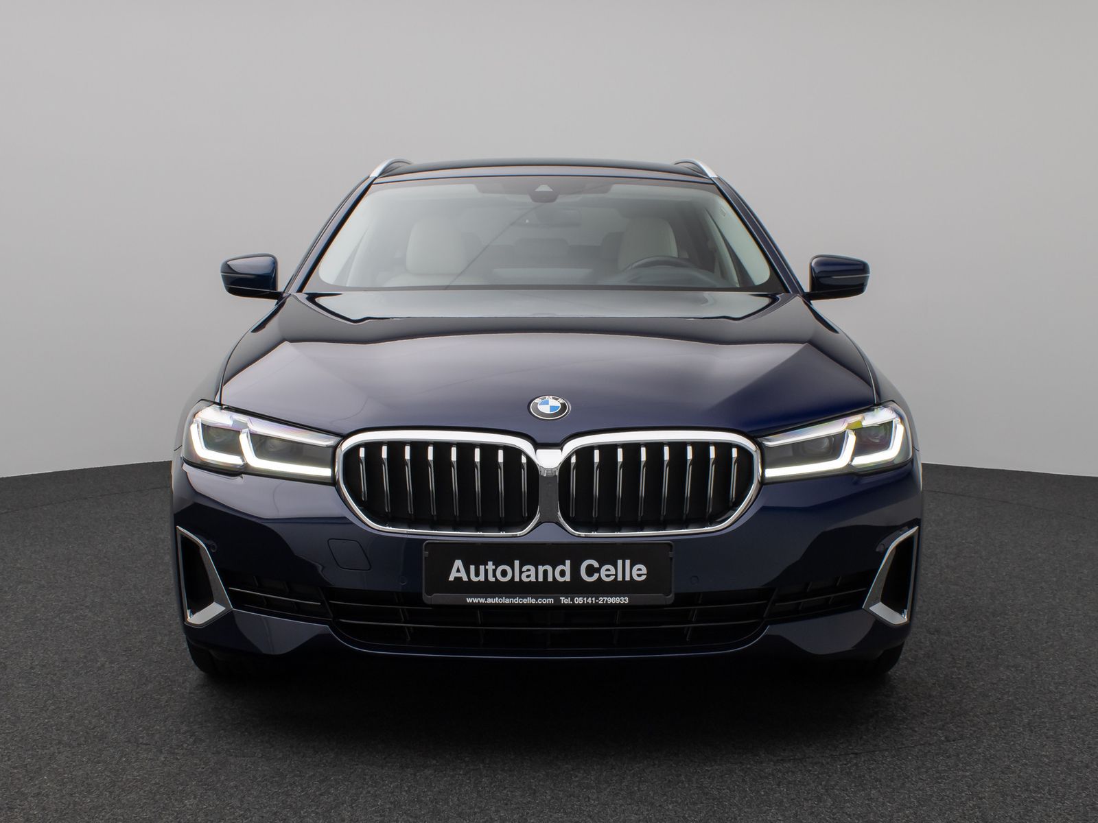 Fahrzeugabbildung BMW 520i Luxury Line Kamera HUD DAB B&W Alarm Sport