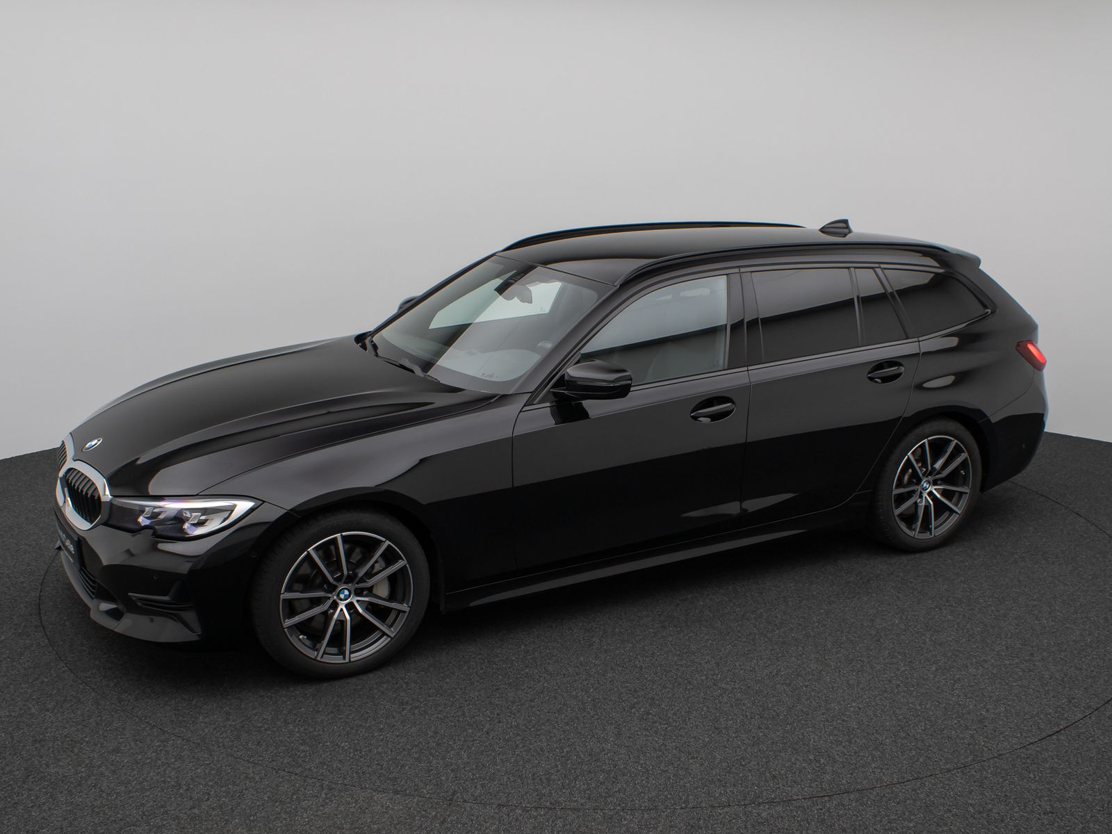 Fahrzeugabbildung BMW 330i Sport Line Kamera Lenkhz HiFi Komfort Alarm