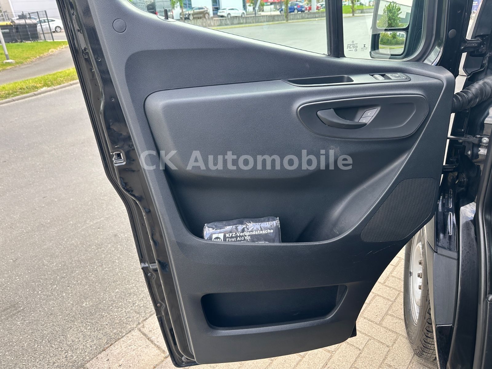 Fahrzeugabbildung Mercedes-Benz Sprinter III Kasten 316 Mixto Maxi/5 Sitze/LED