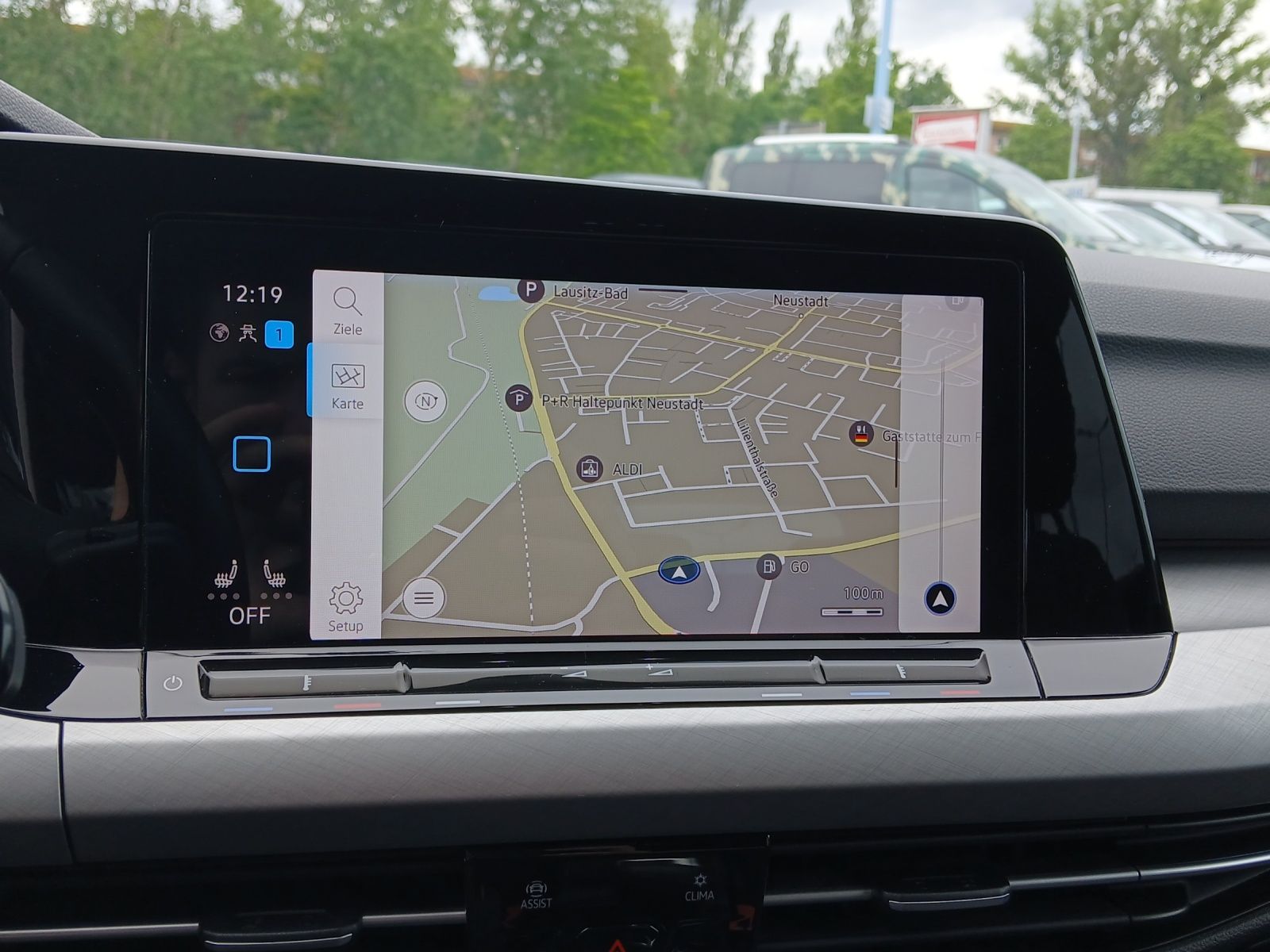 Fahrzeugabbildung Volkswagen Golf VIII Variant TSI Life LED Navi AID ACC PDC
