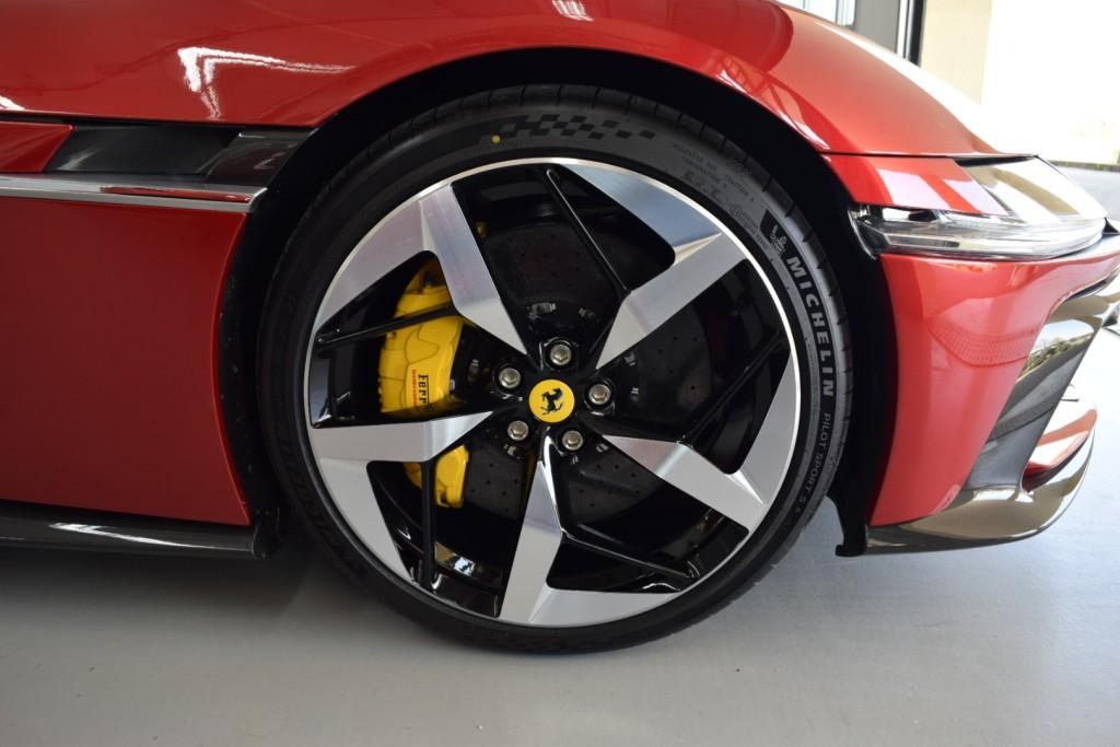 Ferrari 12Cilindri Panorama Lifting Beifahrerdispl ACC