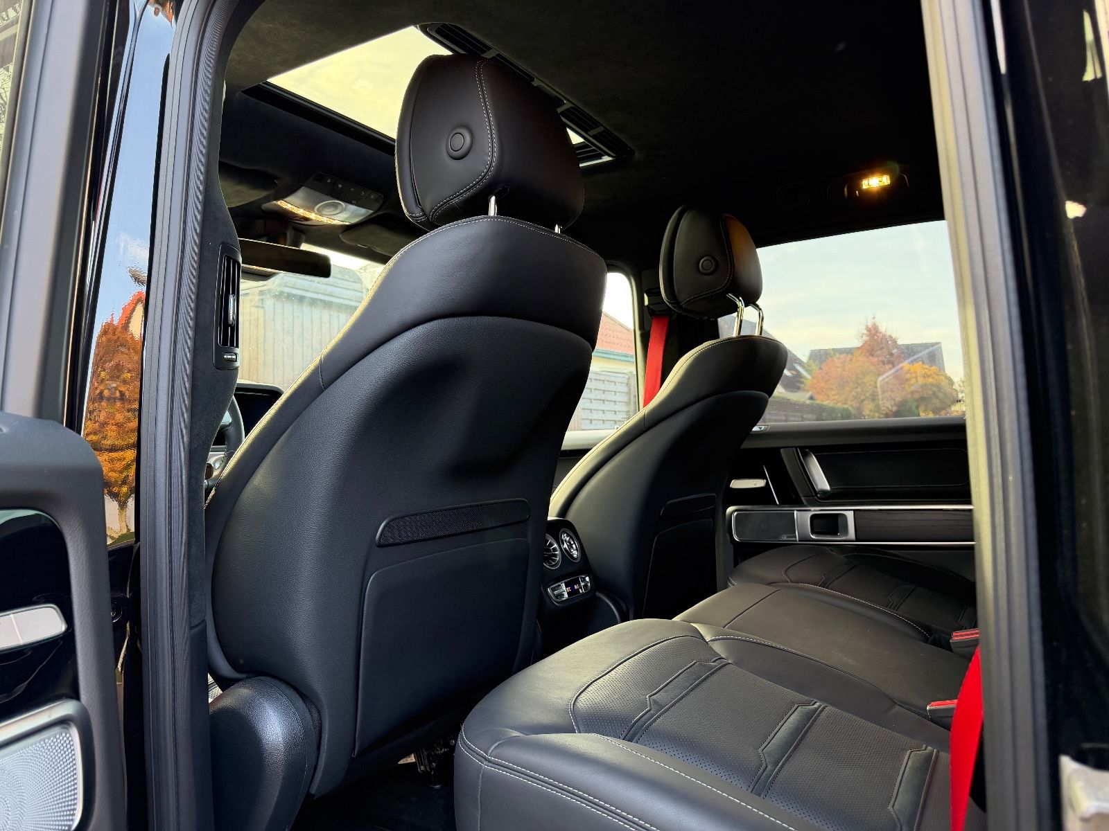 Fahrzeugabbildung Mercedes-Benz G 63 AMG MEMO*BURMESTER*SDACH*ACC*LED*SBELÜFTUNG