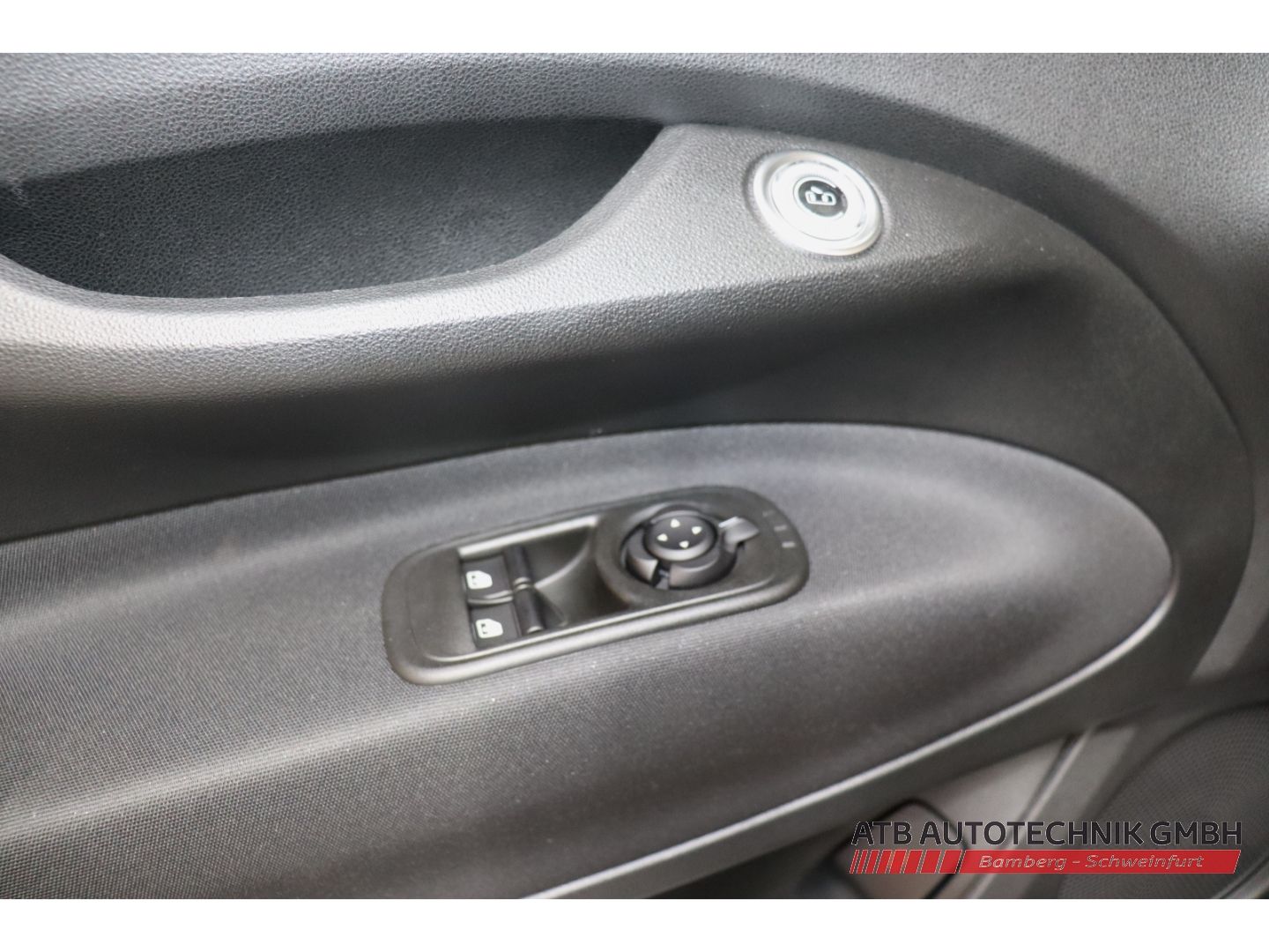 Fahrzeugabbildung Fiat 500e Cabrio 23,8 kWh RED Komfort-Paket Apple Car