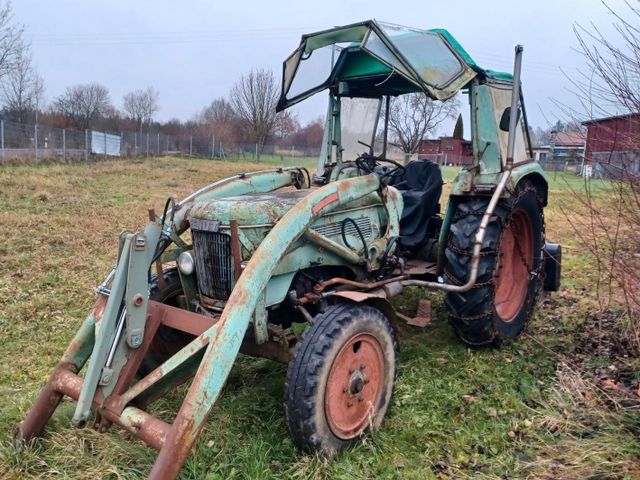 Fendt Farmer 3S, Servo-Lenkung, hydr. Gerätebetätigung