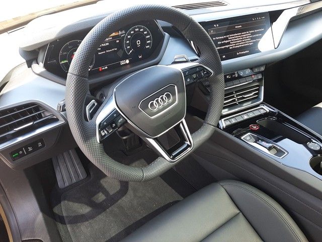 Fahrzeugabbildung Audi e-tron GT quattro PANO HeadUp StdHz Kamera ACC