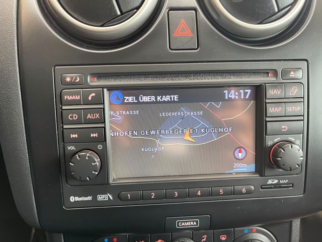 Nissan Qashqai 360 4X4 *PANORAMA*NAVI*TEILLEDER*