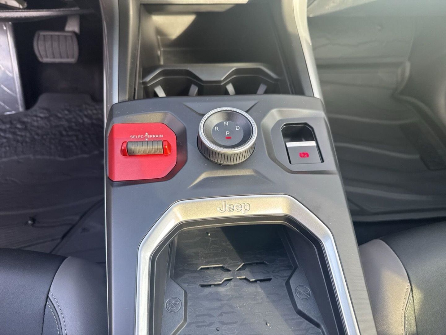 Fahrzeugabbildung Jeep Compass NEW MY26-First Edition-eHybrid-Voll