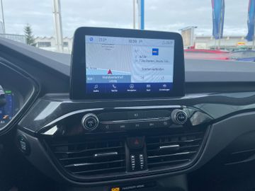 Fahrzeugabbildung Ford Kuga Plug-In Hybrid ST-Line X AHK, LED