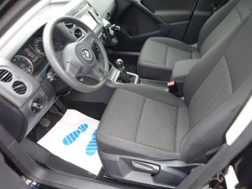 Volkswagen Tiguan - 10