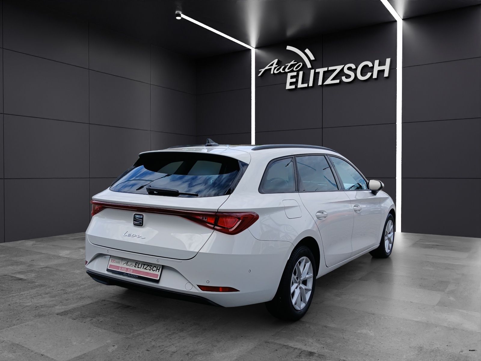 Fahrzeugabbildung SEAT Leon ST TDI Style DSG LED Navi AID Pano GRA Park