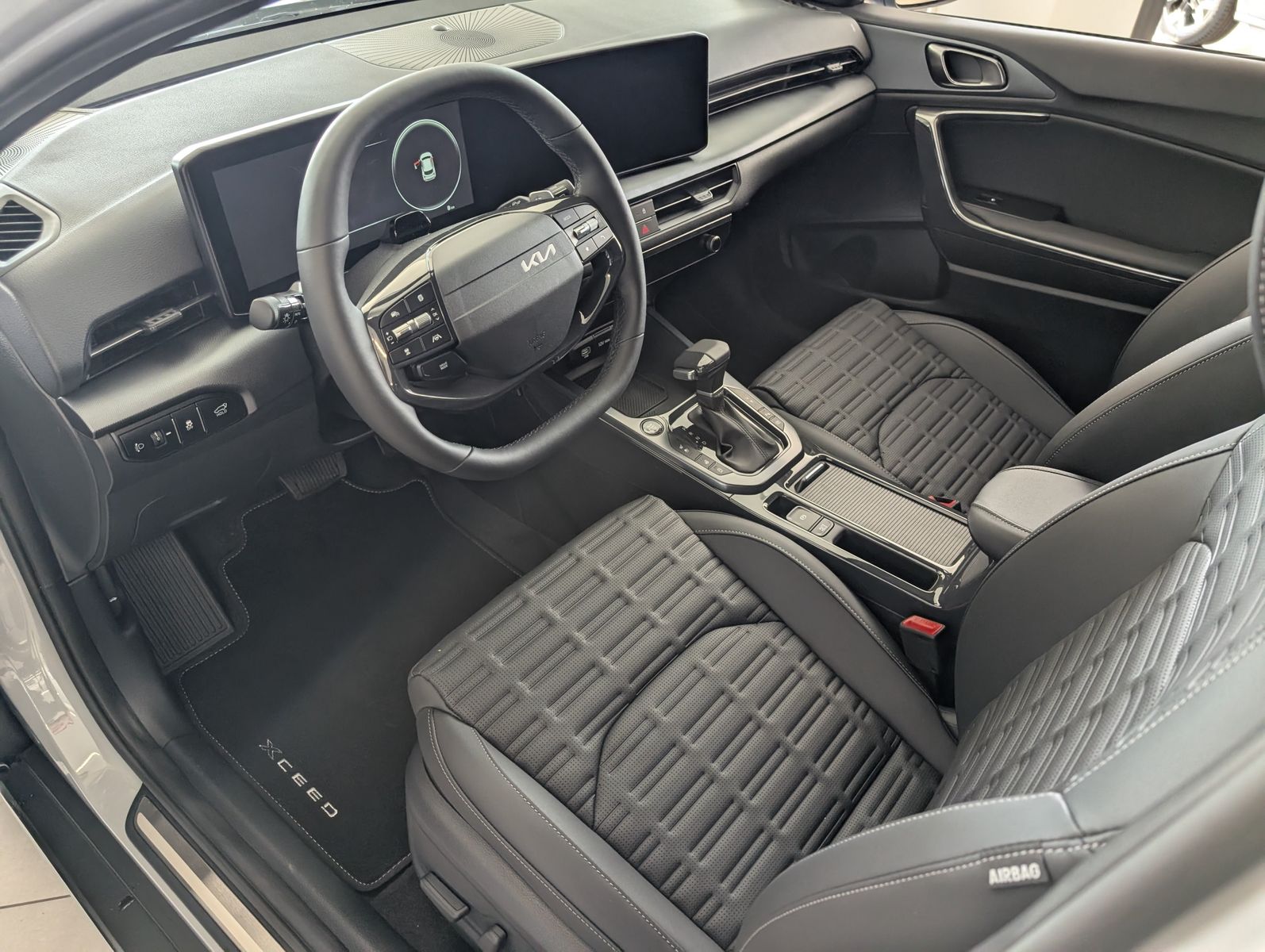 KIA XCeed 1.6 T-GDI 180 DCT Spirit Sitzpaket JBL – Bild 39