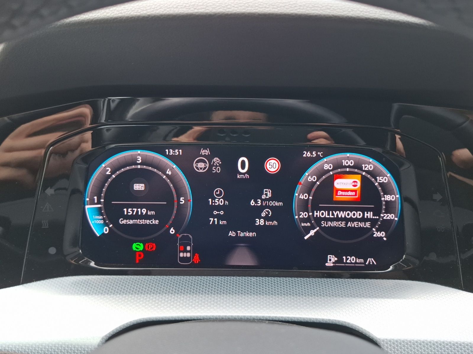 Fahrzeugabbildung Volkswagen Golf VIII Variant TDI Energy DSG LED AHK Navi AC