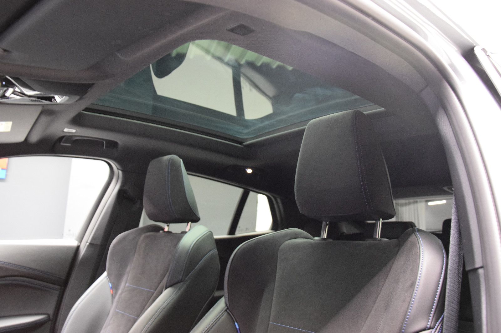 Fahrzeugabbildung BMW X2 20d xDrive M Sport 360° Pano HuD AHK h/k ACC