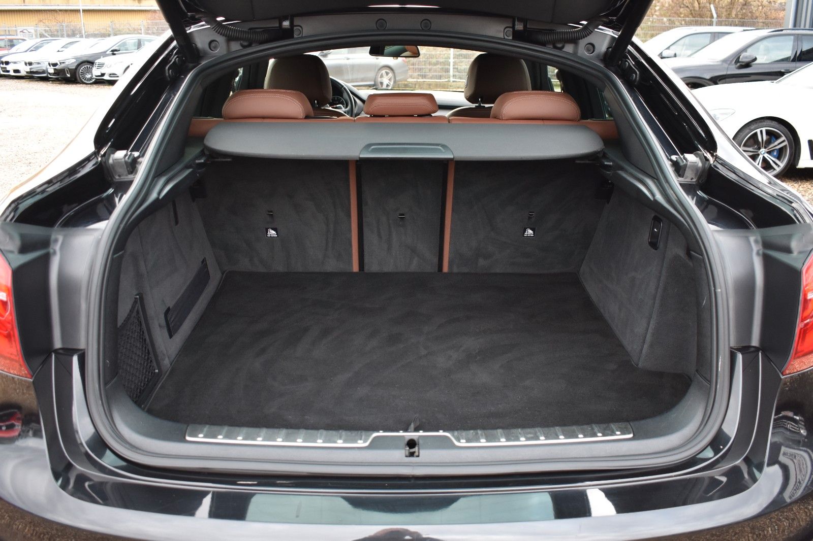 Fahrzeugabbildung BMW X6 xDrive 30 d M Sport Keyless-Go GSD HUD