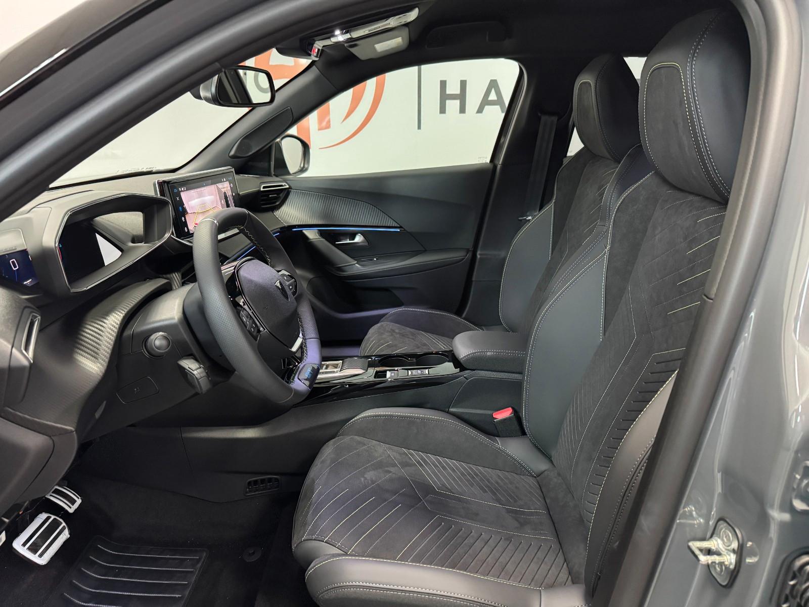 Peugeot 2008 Hybrid 145 GT Exclusive AHK 360Grad Kam.