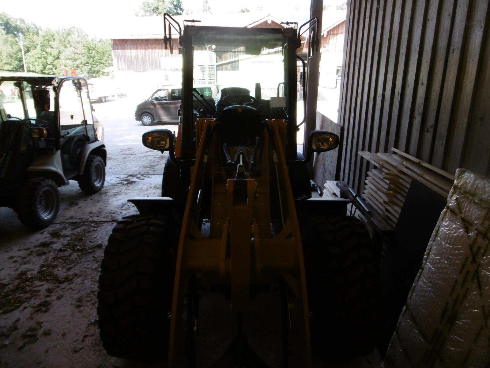 Kubota R070