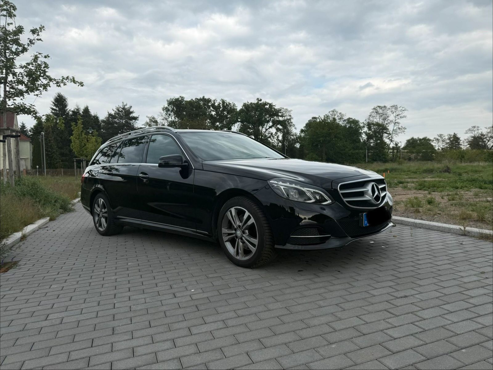 MERCEDES-BENZ Mercedes Benz E220 T BlueT 4Matic 7G-Troni...