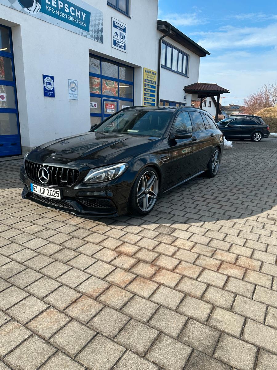 Mercedes-Benz C 63S AMG