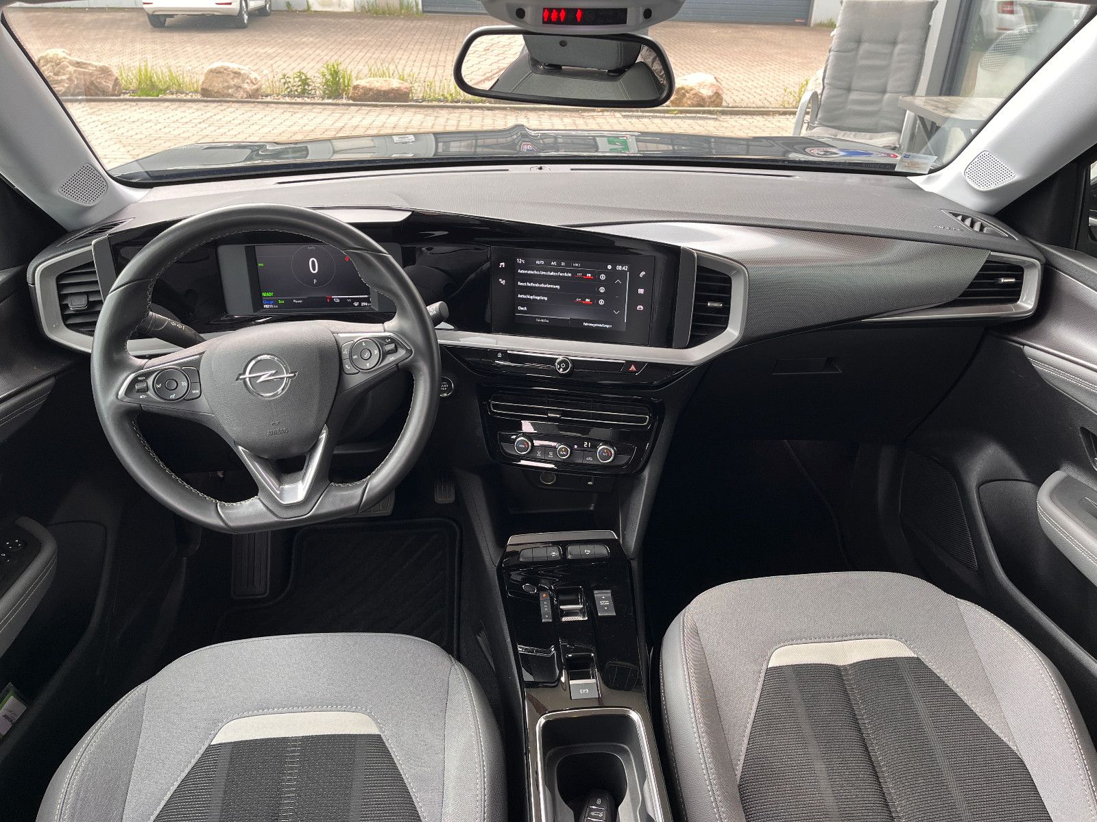Fahrzeugabbildung Opel Mokka e Elegance