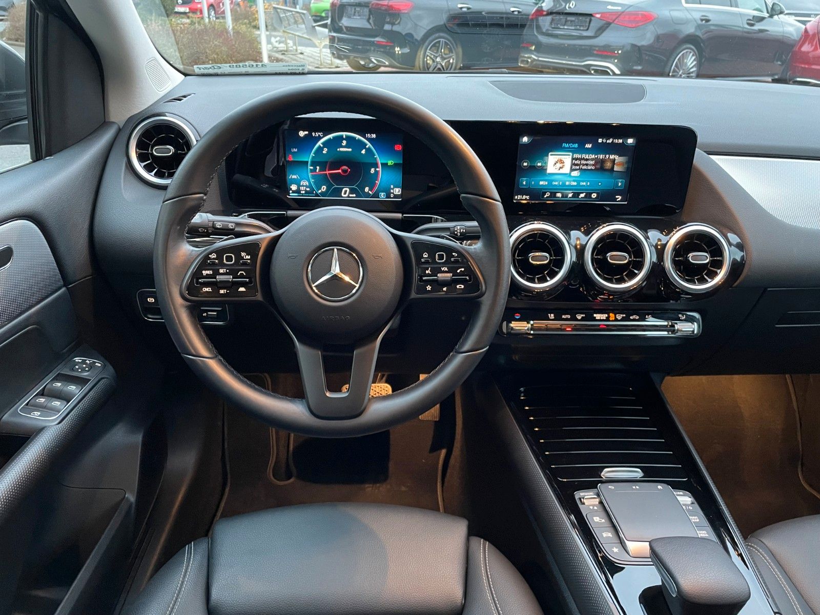 Fahrzeugabbildung Mercedes-Benz B 200 d R-Kamera+AHK+DISTR+LED+Carplay+DAB