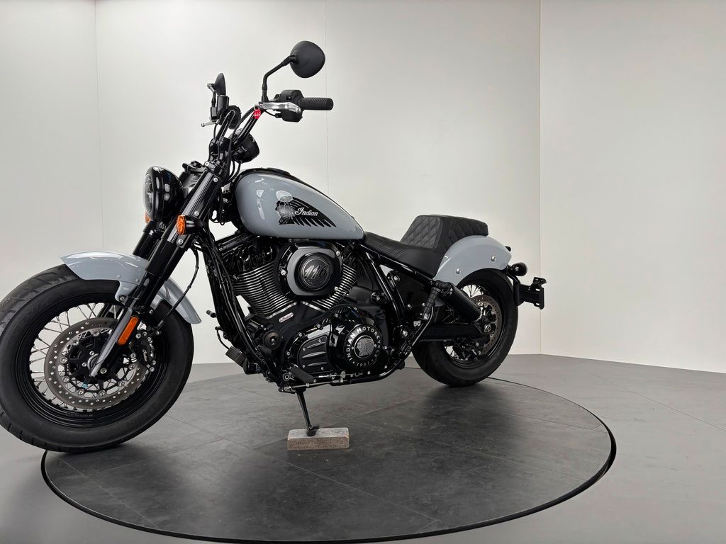 Fahrzeugabbildung Indian CHIEF BOBBER DARK HORSE *JEKILL & HYDE*