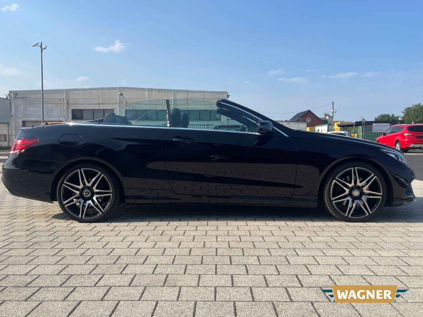 Fahrzeugabbildung Mercedes-Benz E 400 Cabrio AMG Paket Sportsitze