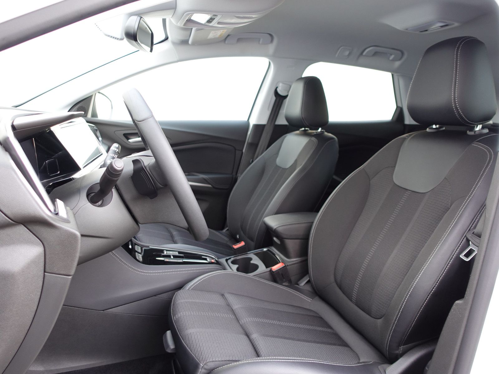 Fahrzeugabbildung Opel Grandland 1.2T AUTOMATIK,AHK,Navi,Kamera,Sitzhzg