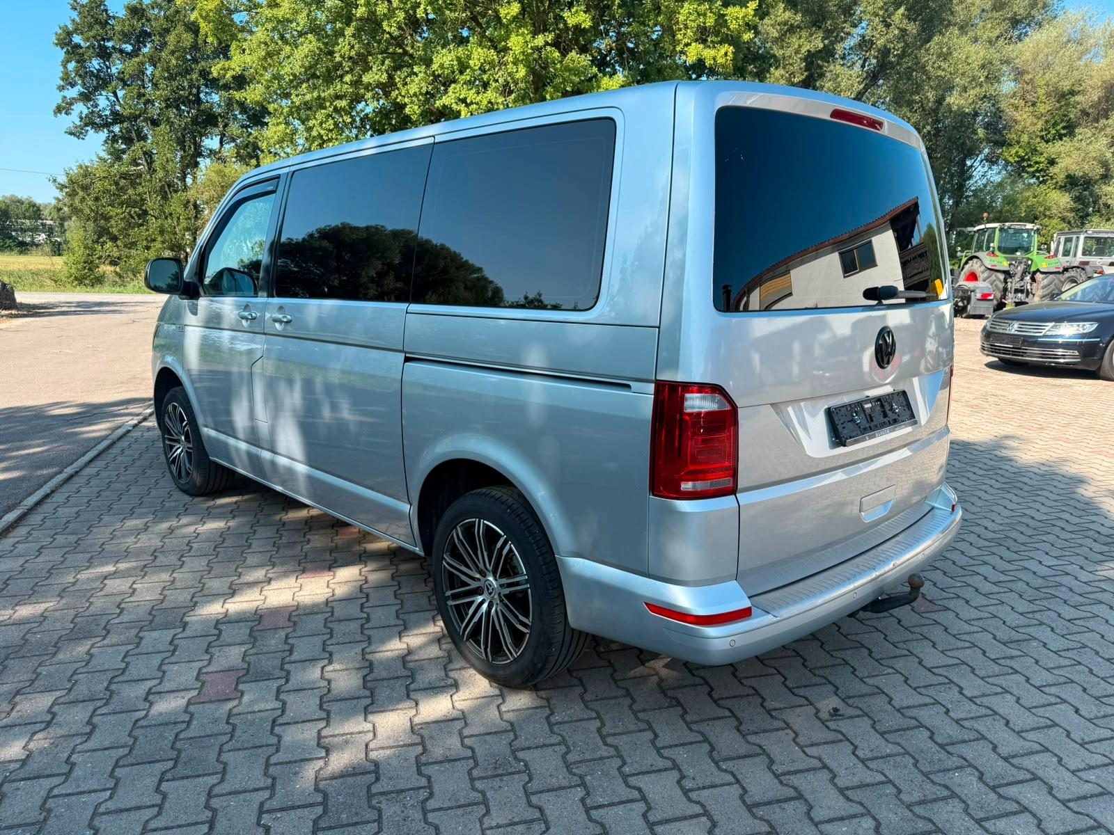 Volkswagen T6 Transporter Bus Caravelle Comfortline