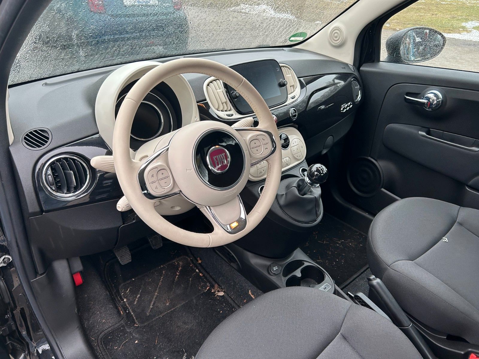 Fahrzeugabbildung Fiat 500 1.0  Dolcevita