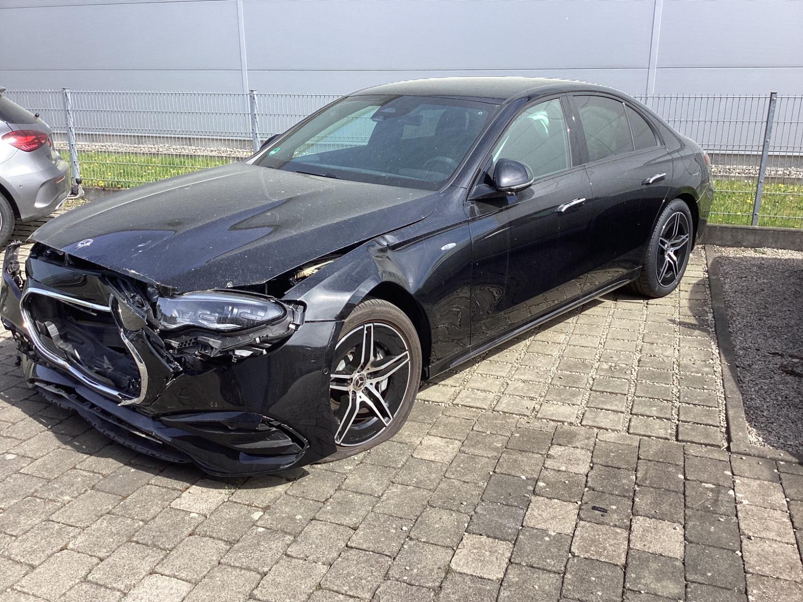 Mercedes-Benz E 400 e 4Matic AMG Line Premium