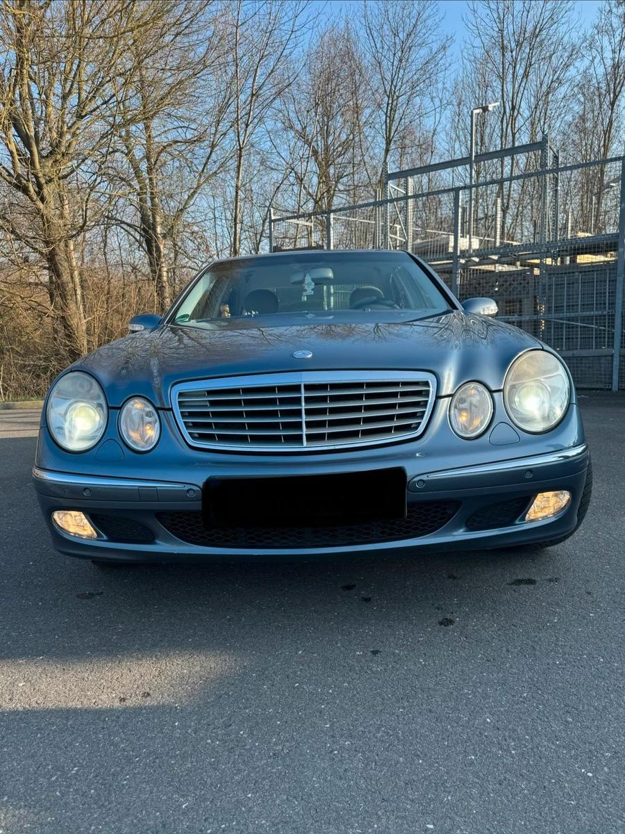 Mercedes-Benz E 200