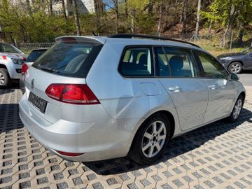 Volkswagen Golf - 6