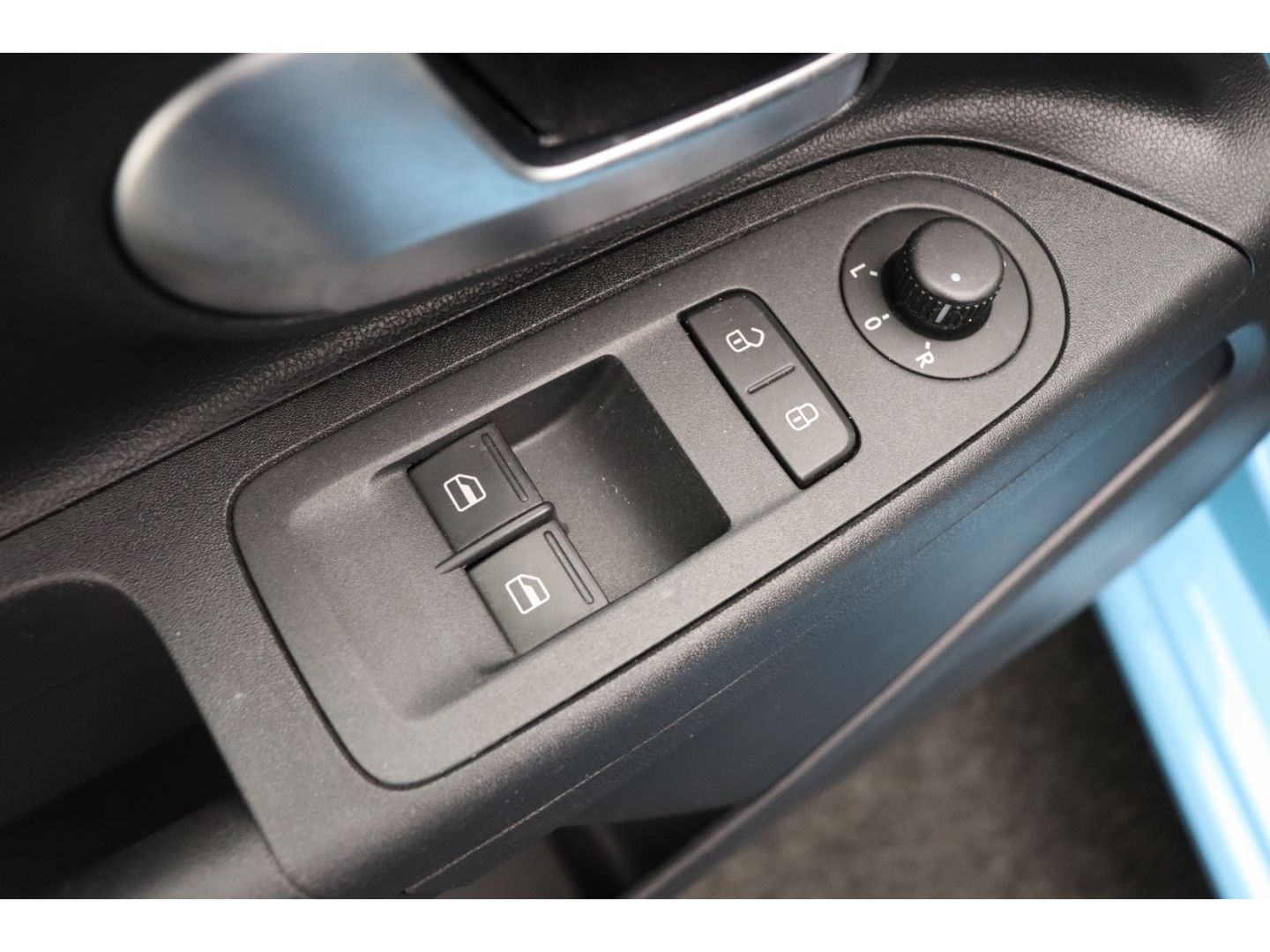 Fahrzeugabbildung Volkswagen up! 1.0 move BMT Start-Stopp Klima Winterpaket