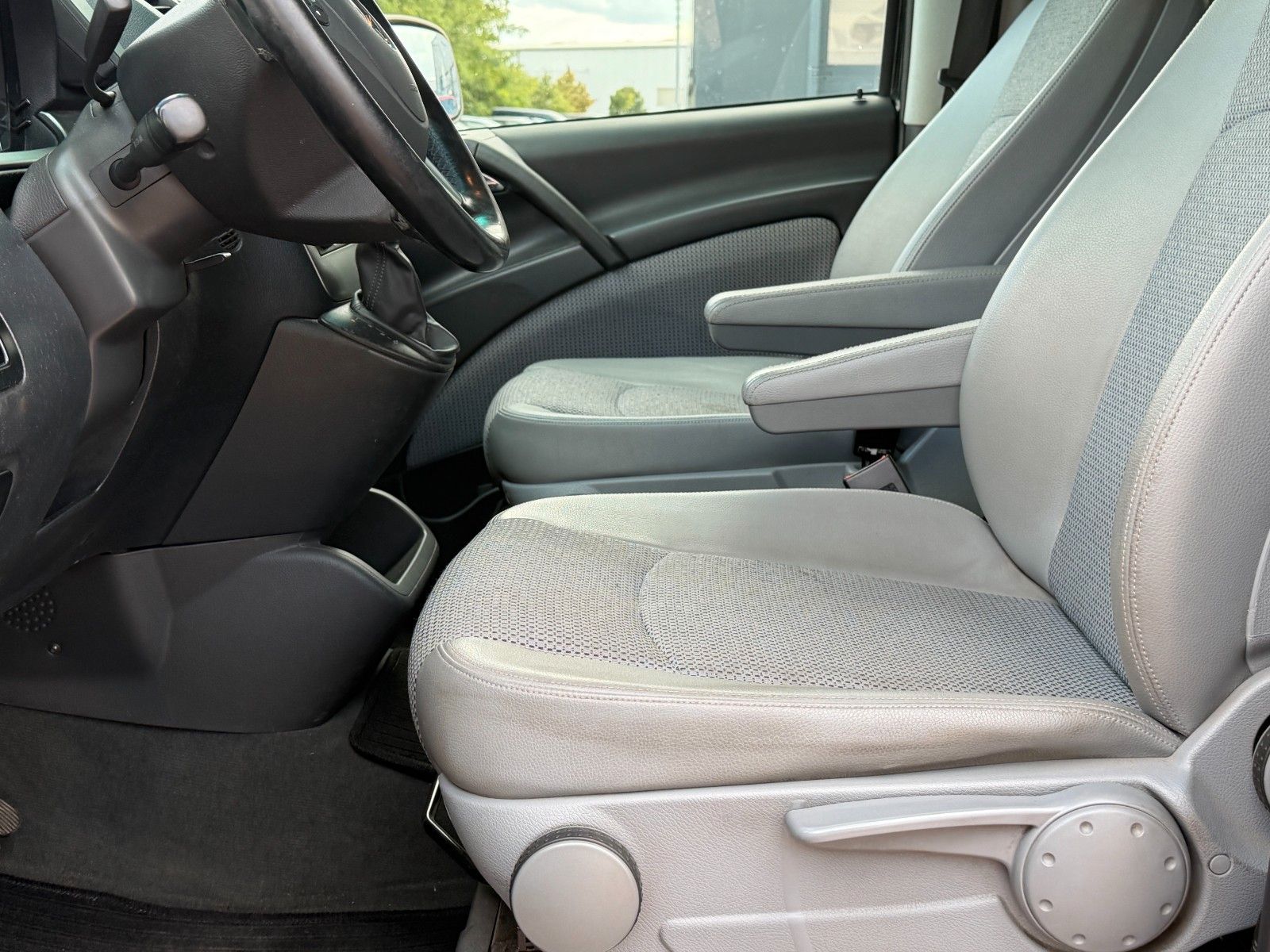 Fahrzeugabbildung Mercedes-Benz Viano 2.2 CDI Trend *Navi*Sitzhzg*7-Si*AHK*PDC*