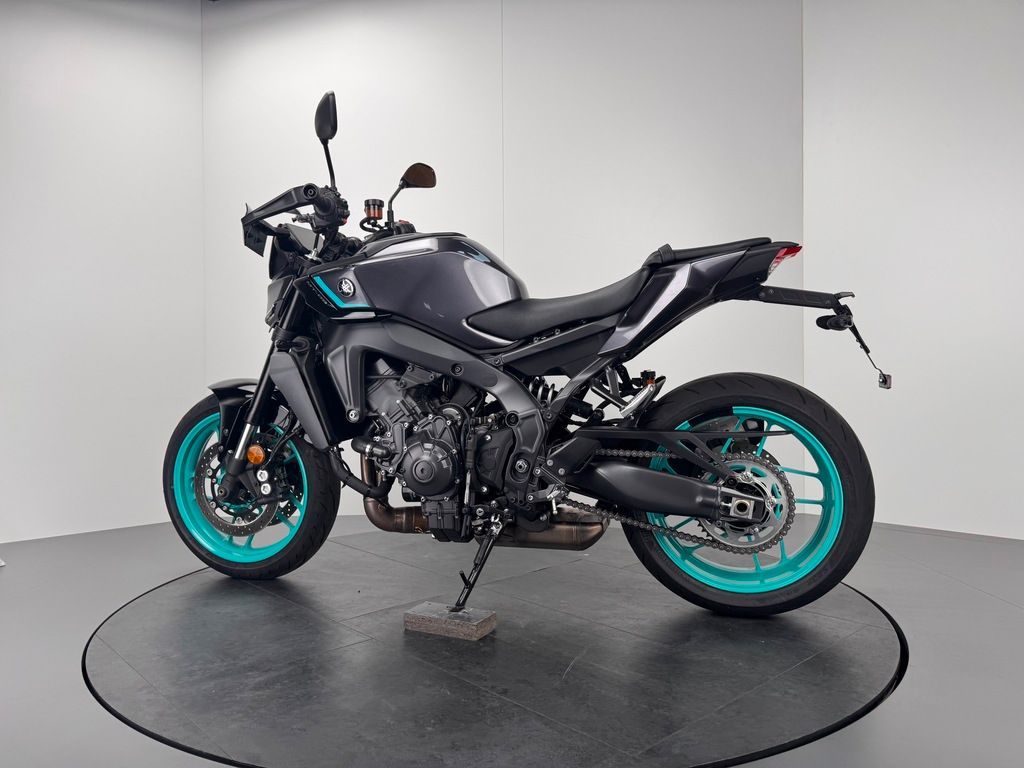 Fahrzeugabbildung Yamaha MT-09 *AKRAPOVIC *NEUWERTIG