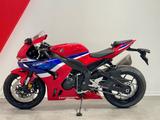 Honda CBR1000RR-R Fireblade Akrapovic, Kurven-ABS, - Offers