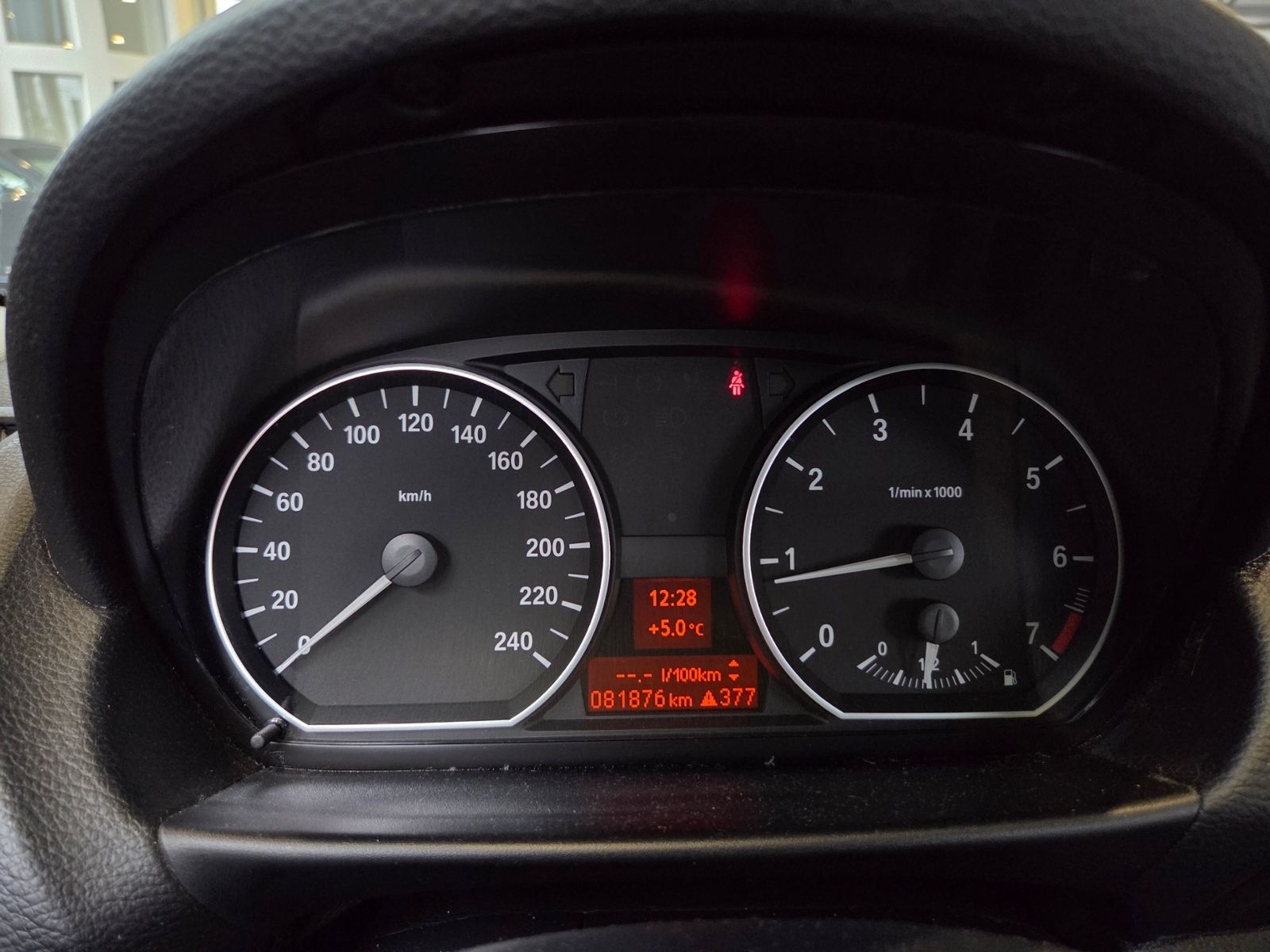 Fahrzeugabbildung BMW 116i Limousine KLIMA SHZ ALU - KM-Original