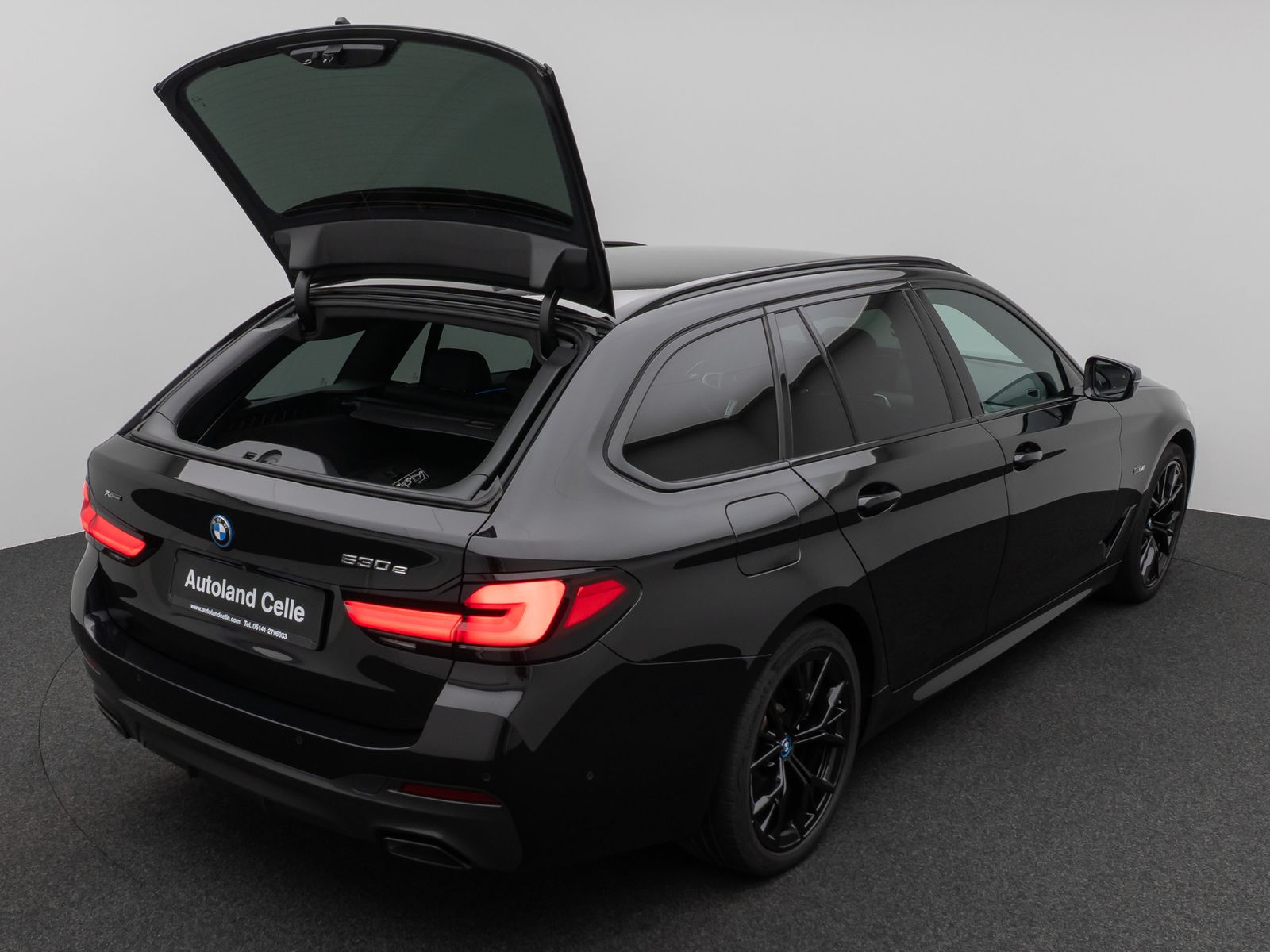 Fahrzeugabbildung BMW 530e xD M Sport Kamera Laser HUD DAB H/K Komfort