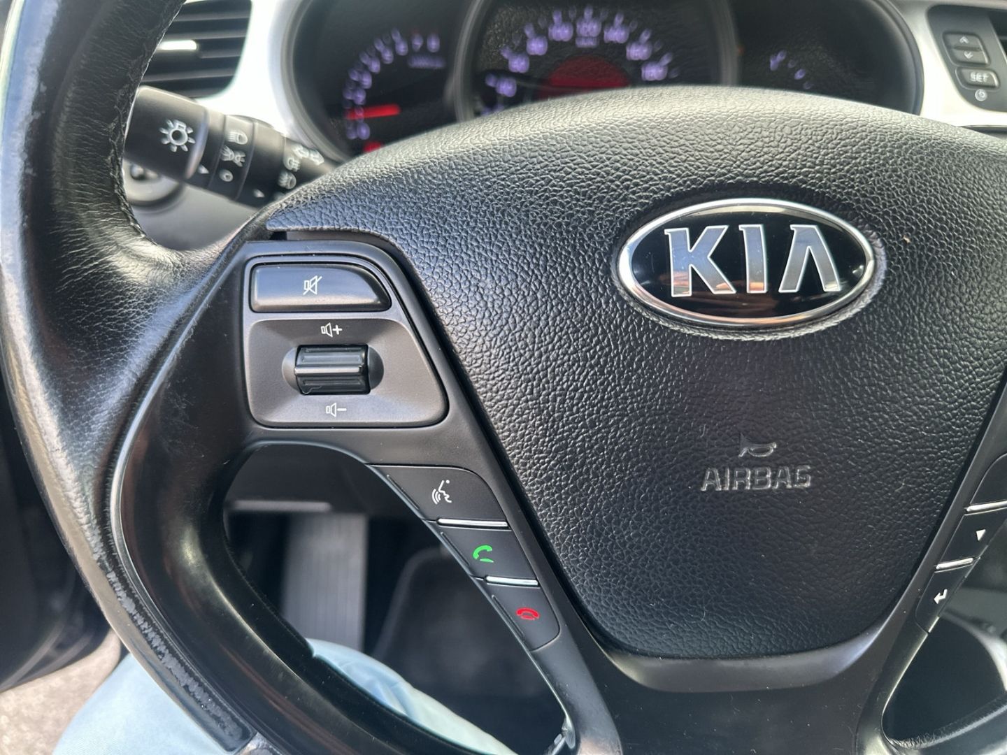 Fahrzeugabbildung Kia Ceed Edition 1.4 ED7 EMOTION +Berganfahrass.+Kli