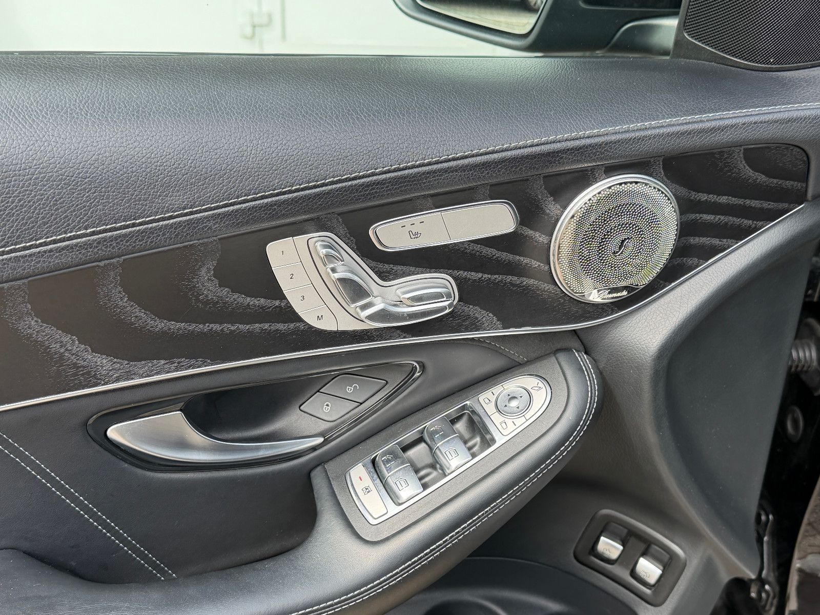 Fahrzeugabbildung Mercedes-Benz GLC 63 AMG Coupe/MBUX/Ambiente/Schiebedach/Kam/