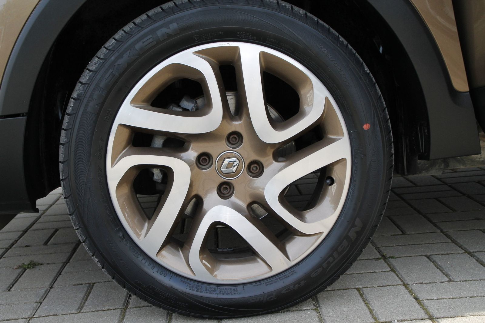 Fahrzeugabbildung Renault Captur Elysee