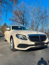 Mercedes-Benz Mercedes S213 220CDI Taxi - Mercedes-Benz 220 in Bremen