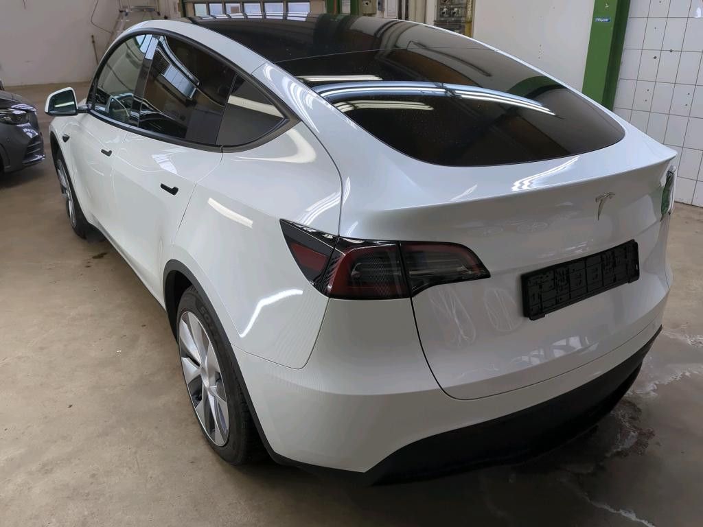Tesla Model Y RWD | 8-Fach foto 3