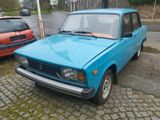 Lada Oldtimer Lada 2105 - Lada mit Benzin-Antrieb: Limousine, 2105