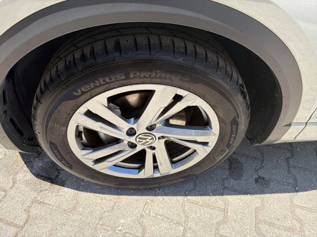 Fahrzeugabbildung Volkswagen T-Roc 1.0 TSI R-LINE LED-PLUS SHZ APP-CONNECT PA