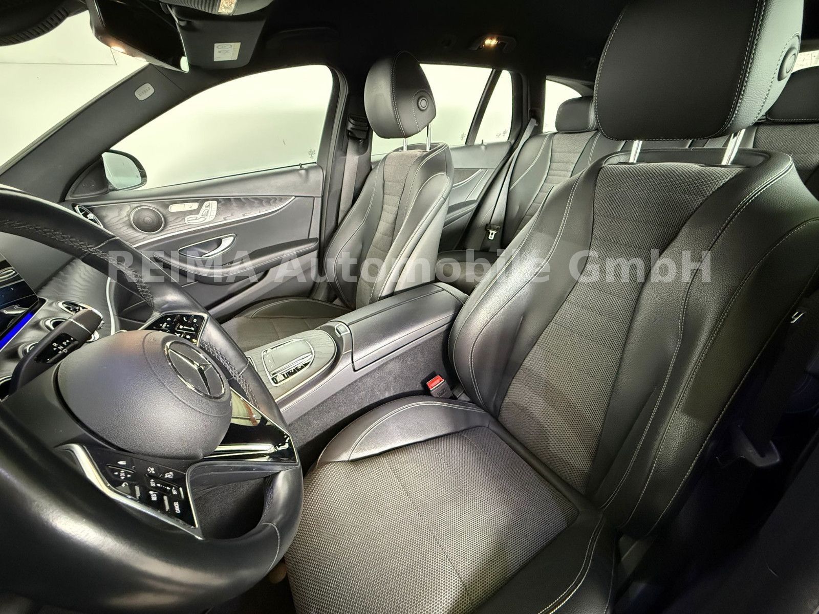 Fahrzeugabbildung Mercedes-Benz E 300 de T 4Matic,