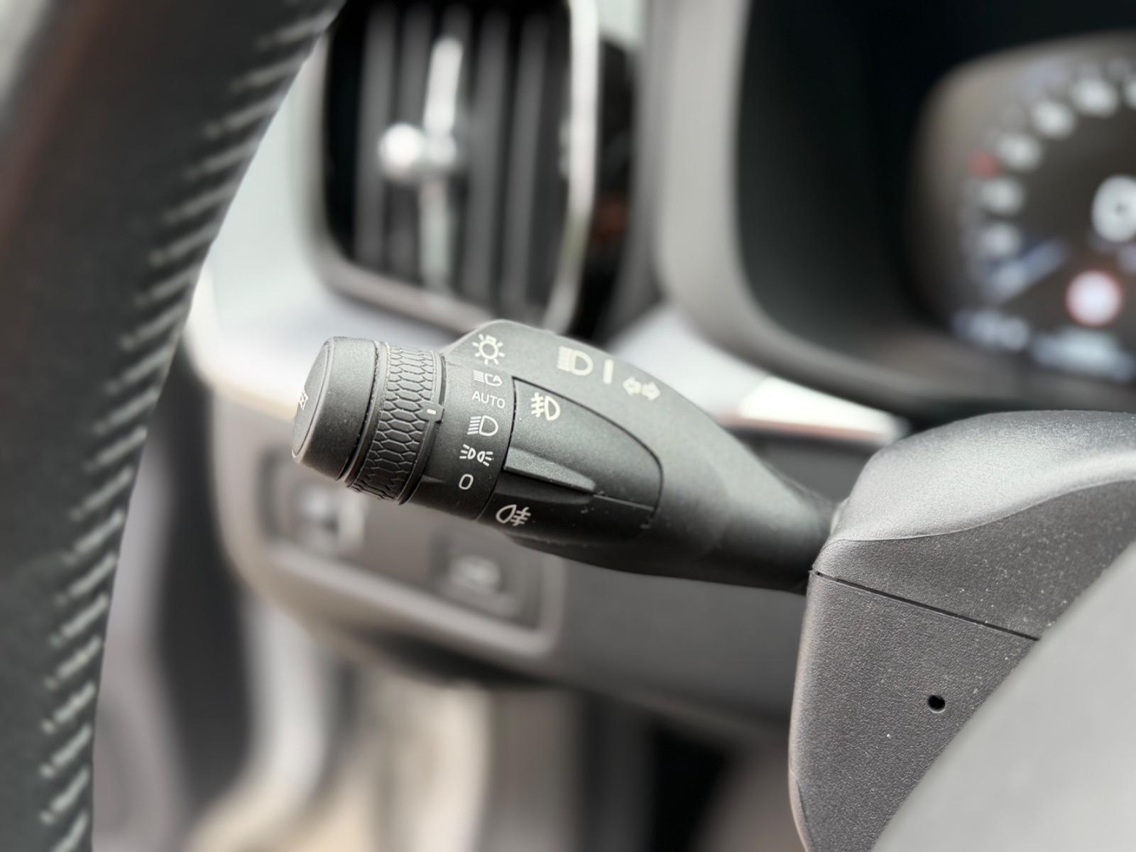 Volvo XC60 Momentum Pro*LEDER*ACC*LED*SENSUS*APPLECAR
