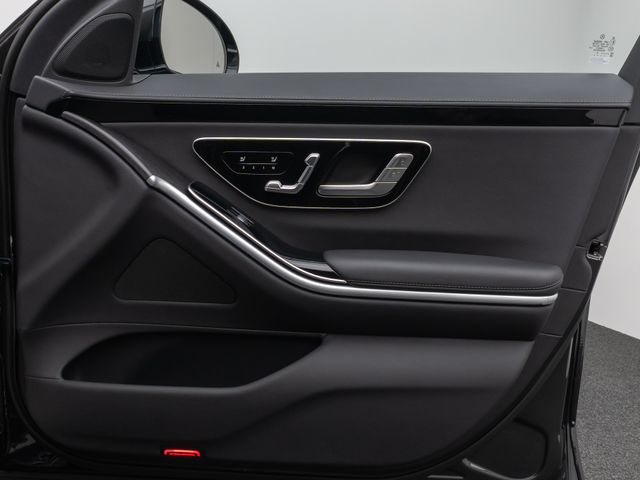 Foto Nummer 32: MERCEDES-BENZ S 400