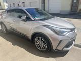 Toyota C-HR 2.0-l-VVTi Hybrid Team Deutschland AHK - Toyota C-HR: Team Deutschland